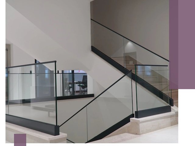 Стеклянные перила премиум-класса с установкой в Якутске