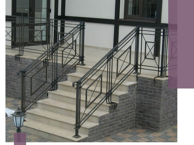 Перила для крыльца в Якутске — монтаж, изготовление и установка